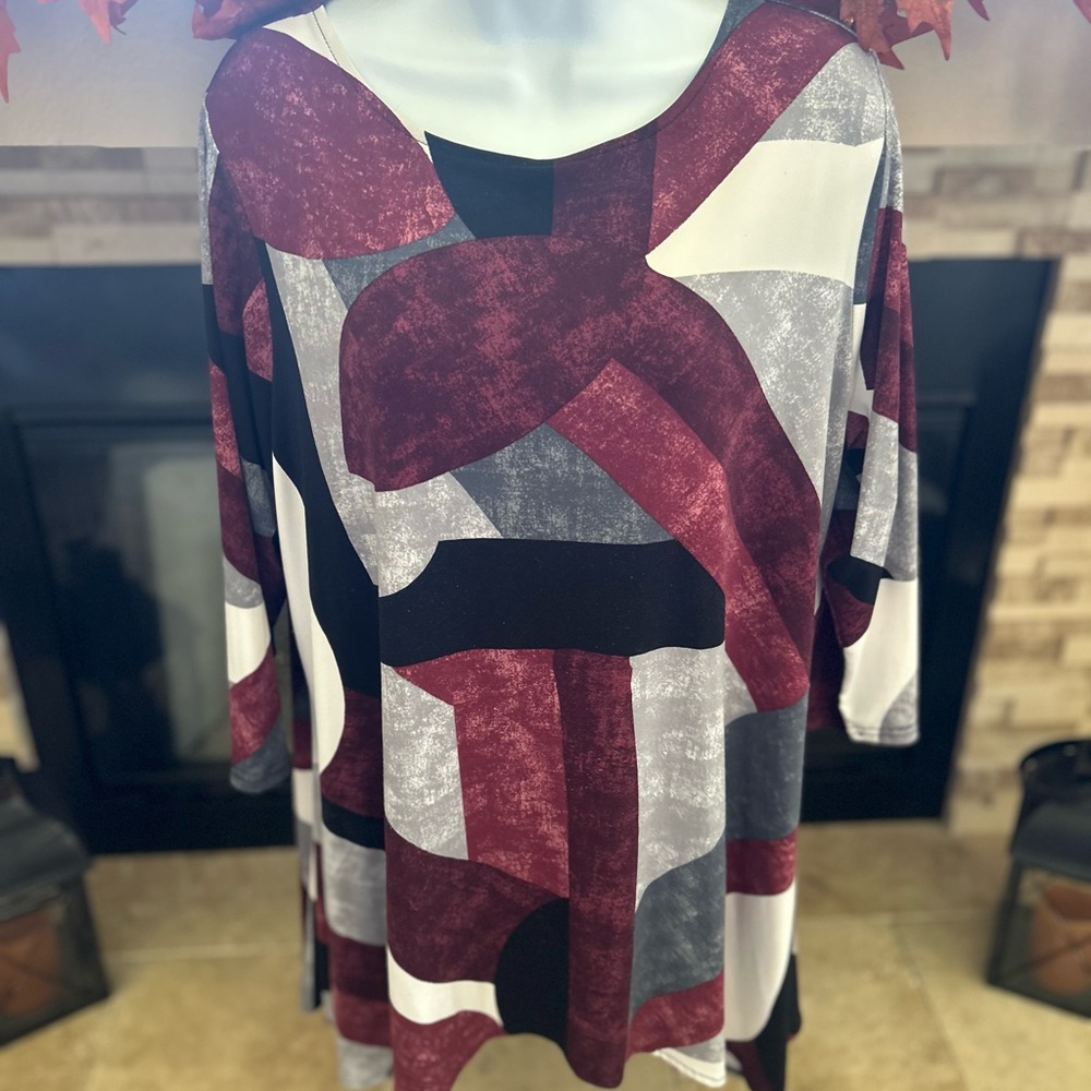 Alfani Burgundy and Black Abstract Tunic